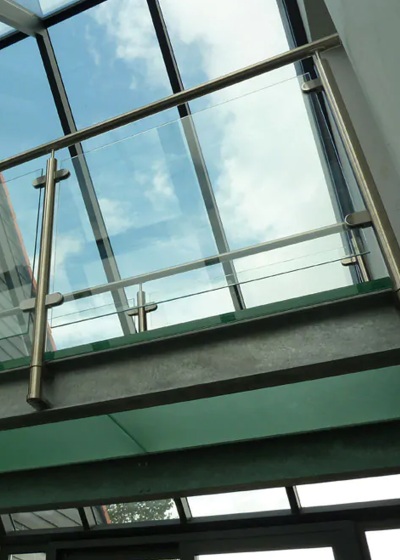 Hoe bouwt u een RVS balustrade?