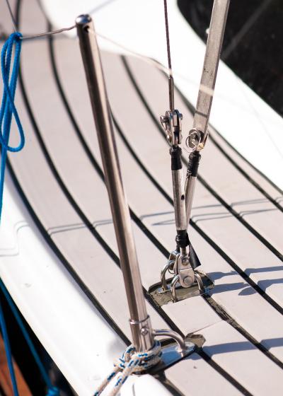 Hoe voorkomt u dat bootbeslag losschiet?